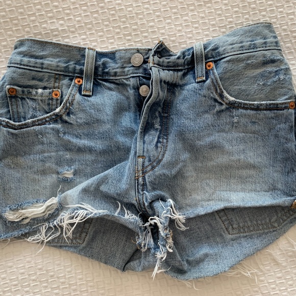 Levi's W25 501 WAVELINE Denim Shorts - Picture 3 of 8